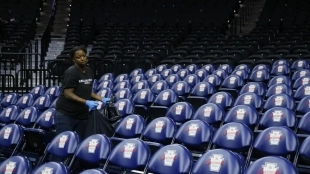 Pabellón de la NBA sin público.