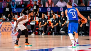 Paul George defendió con acierto a Luka Doncic.