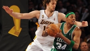 Paul Pierce y Pau Gasol, ex jugadores de la NBA.