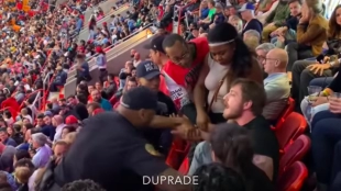 Pelea en el American Airlines Arena con un español como protagonista.