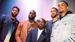 Rich Paul, con alguno de los jugadores de su agencia de representación como James o Davis