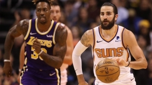 Ricky Rubio y Dwight Howard, en un Suns-Lakers de la presente temporada.