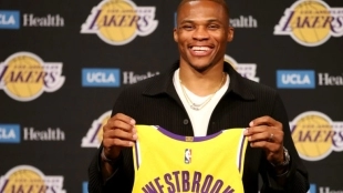 Russell Westbrook cree que mejorará junto a Lebron James. Foto: gettyimages