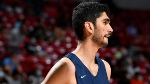 Santi Aldama, con la camiseta de Memphis Grizzlies. 