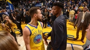 Stephen Curry y Jimmy Butler, jugadores de la NBA.