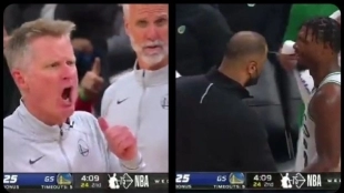 Steve Kerr se volvió loco contra Marcus Smart. 