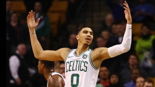 Jason Tatum, jugador de segundo año de los Celtics