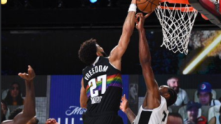 Kawhi Leonard, tapón espectacular. Foto: gettyimages