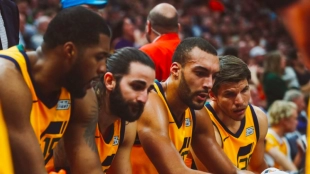 Los Jazz pasaron por encima de los Spurs