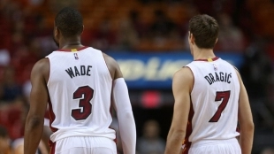 Wade y Dragic, jugadores de los Heat.