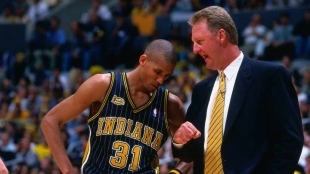 Larry Bird, entrenando a Indiana Pacers.