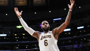 LeBron James renueva por Los Angeles Lakers
