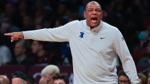 Doc Rivers, entrenador de Philadelphia 76ers.
