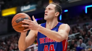 Bojan Bogdanovic seguirá en Detroit. 