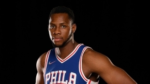 Charles Bassey firma por San Antonio Spurs
