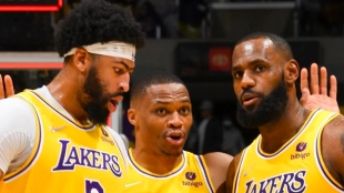 Anthony Davis, LeBron James y Russell Westbrook, jugadores de Los Angeles Lakers. 