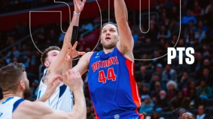 Bojan Bogdanovic anotó 30 puntos ante los Mavs. 