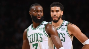 Jaylen Brown y Jayson Tatum