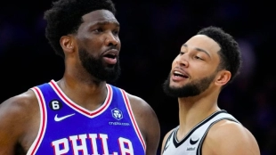 Joel Embiid y Ben Simmons se enfrentaron por primera vez.