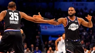 Kevin Durant y LeBron James, jugando juntos en un partido del All-Star