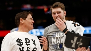 Luka Doncic y Mark Cuban, estrella y propietario de Dallas Mavericks.