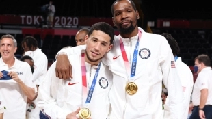 Devin Booker y Kevin Durant