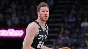 Jakob Poeltl, nuevo jugador de Toronto Raptors. 