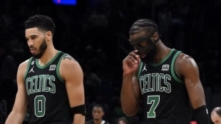 Jayson Tatum y Jaylen Brown, estrellas de Boston Celtics.