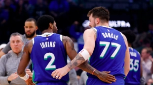Irving y Doncic, en un partido de Dallas Mavericks. 