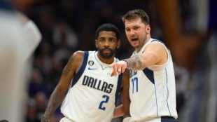 Irving y Doncic, en un partido de Dallas Mavericks. 
