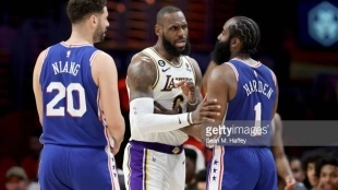 Georges Niang, LeBron James y James Harden