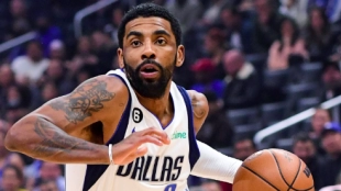 Kyrie Irving, con la camiseta de Dallas Mavericks. 