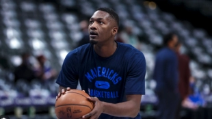 Dorian Finney-Smith, cuando jugaba con Dallas Mavericks. 