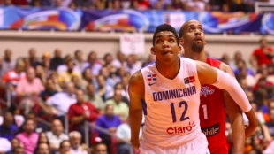 Karl-Anthony Towns, en un partido con la República Dominicana.
