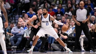Dallas Mavericks, renovación de Markiff Morris. Foto: gettyimages