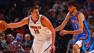 Nikola Jokic, vs. Chet Holmgren en un Nuggets-OKC.