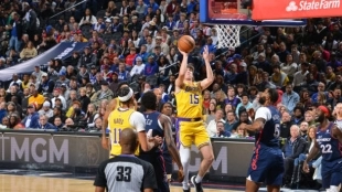 Lakers, opciones de sacrificar a Reaves. Foto: gettyimages