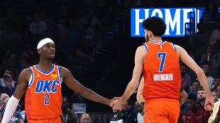 Shai Gilgeous Alexander y Chet Holmgren, estrellas de OKC.