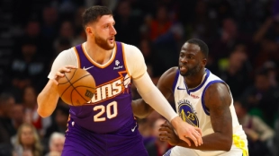 Draymond Green, estrella de los Warriors, antes de golpear a Nurkic. 