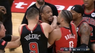 DeMar DeRozan y Dillon Brooks, durante una pelea del último Chicago Bulls vs Houston Rockets.