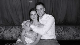 Connor McCaffery y Caitlin Clark, pareja de moda. 