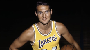Jerry West, cuando jugaba en Los Angeles Lakers.