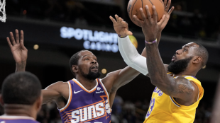 LeBron James vs Kevin Durant en un Lakers - Suns. 
