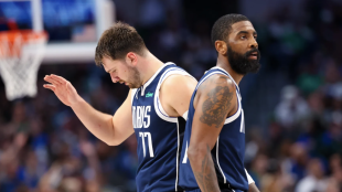 Luka Doncic y Kyrie Irving, estrellas de Dallas Mavericks. 