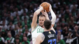 Kristaps Porzingis, jugador de Boston Celtics. 