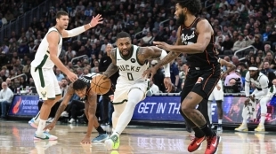 Brook Lopez y Damian Lillard