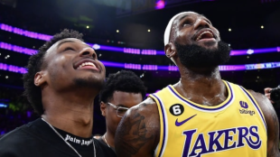 LeBron James, junto a Bronny James: compis en Los Angeles Lakers.
