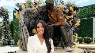 Vanessa, in front of the statue of her daughter Gianna and her husband Kobe Bryant.