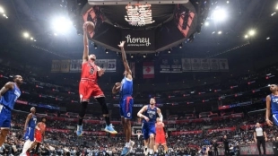 Zach Lavine jugando ante los Clippers. Foto: gettyimages