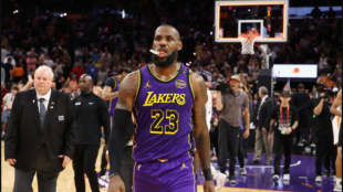 LeBron James has his worst shooting night. Photo: Getty Images.